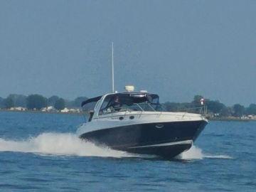 2004 Rinker 342 Fiesta Vee