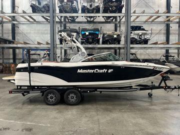 2019 MasterCraft XT23