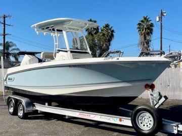 2020 Boston Whaler 230 Outrage