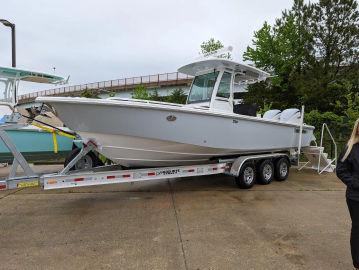 2022 Everglades 273 Center Console