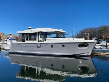 2024 Beneteau 41 Swift Trawler Sedan