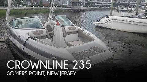 2022 Crownline E235XS