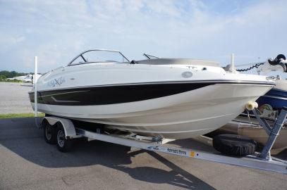 2015 Bayliner 210 Deck Boat