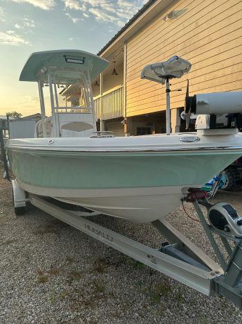 2018 ROBALO 246 CAYMAN