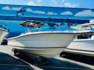 2005 PURSUIT 2670