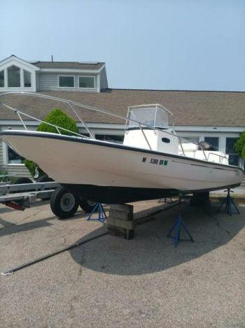 2004 Boston Whaler Dauntless