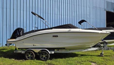 2025 Sea Ray SPX 210 OB