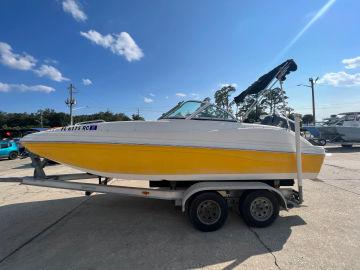 2011 HURRICANE SUNDECK 187 OB