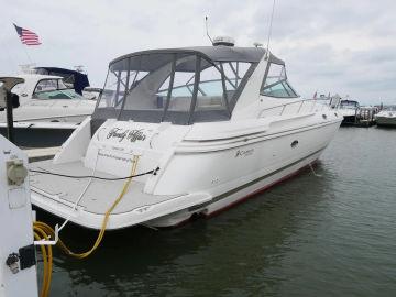 1998 Cruisers Yachts 4270 Express