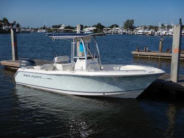 2007 Sea Hunt Triton 220