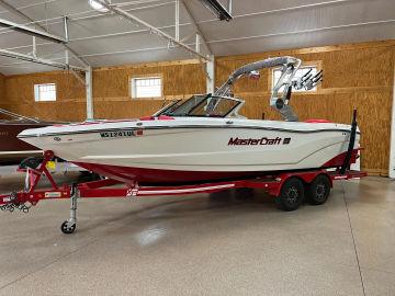 2018 MasterCraft XT23