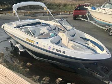 2004 Bayliner 225