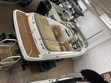 2024 Bayliner VR4 Bowrider