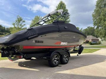 2022 Yamaha Boats ar250