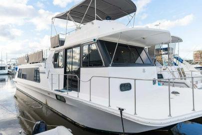 2001 Harbor Master 520 Coastal