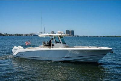 2020 Boston Whaler 330 Outrage