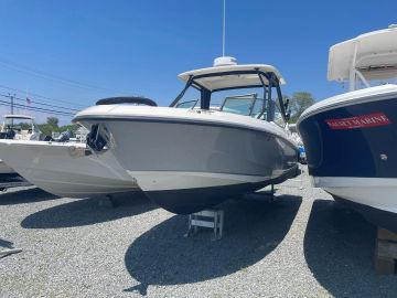 2023 Boston Whaler 240 Vantage