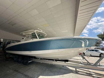 2017 BOSTON WHALER 370 OUTRAGE