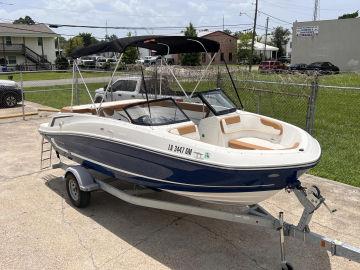 2021 Bayliner VR5 Bowrider