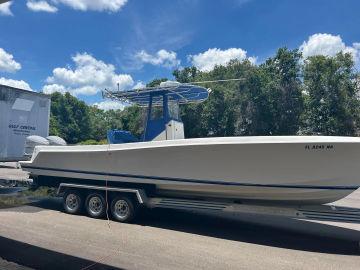 2006 Contender 31 Center Console