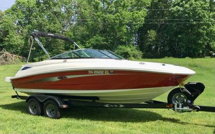 2014 Sea Ray 220 Sundeck