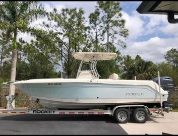 2016 ROBALO R260 Center Console