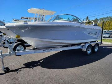 2024 Robalo R207