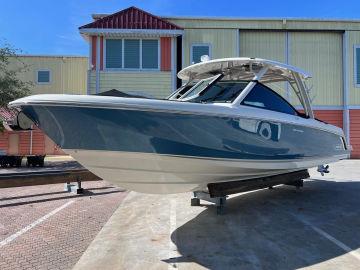 2018 BOSTON WHALER 320 VANTAGE