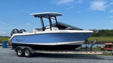 2023 Robalo R242 Center Console