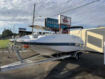 2022 Sea Pro 2400 SC Deckboat