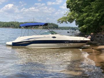 2003 Sea Ray 240 Sundeck