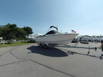 2013 Cobia Boats 220 Dual Console