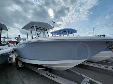 2024 Robalo R250