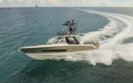 2024 Boston Whaler 420 Outrage