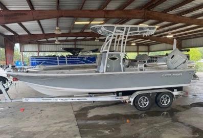 2025 Sea Pro 230 Bay Boat