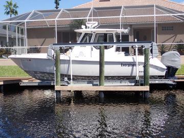 2014 Everglades Boats 295 Pilot