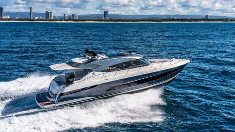 2025 Riviera 5400 Sport Yacht Platinum Edition