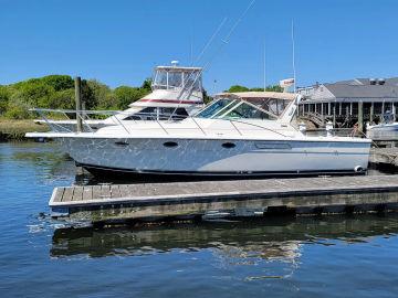 1992 Tiara Yachts 31 Cummins diesel, gen set