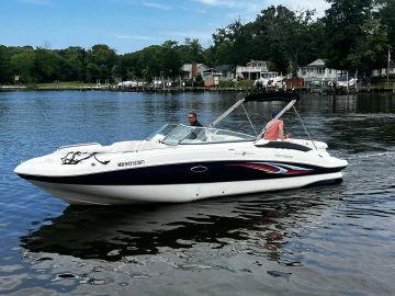 2011 Hurricane SunDeck 2600 I/O