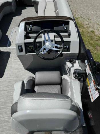 2022 Bennington Pontoons 25LSBST Tritoon