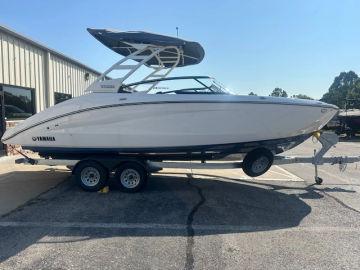 2023 Yamaha Boat 252SE