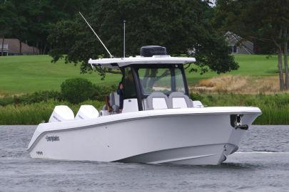 2025 Everglades 315 Center Console