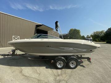 2006 Sea Ray 220 SEL