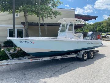 2013 Everglades Boats 243 CC