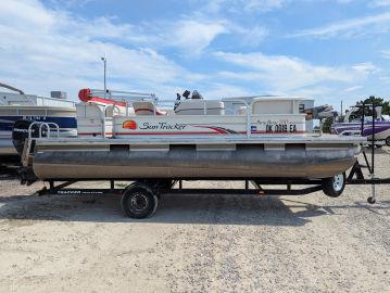 2010 Tracker PARTY BARGE 200