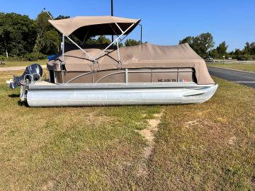 2014 Bennington Marine Pontoon