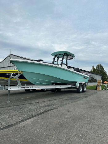 2022 EVERGLADES 243 CENTER CONSOLE