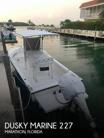 2016 Dusky Marine 227