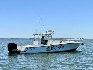 2005 SeaVee Center Console / Cuddy