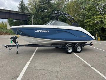 2025 Yamaha Boats AR220